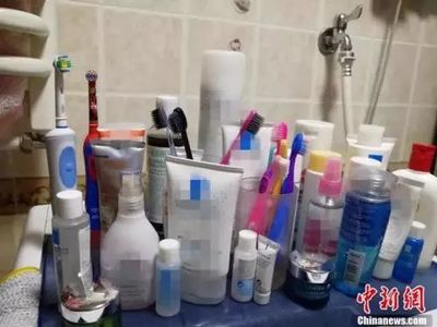 廁所被老婆的化妝品塞滿！網(wǎng)友神評引爆笑點